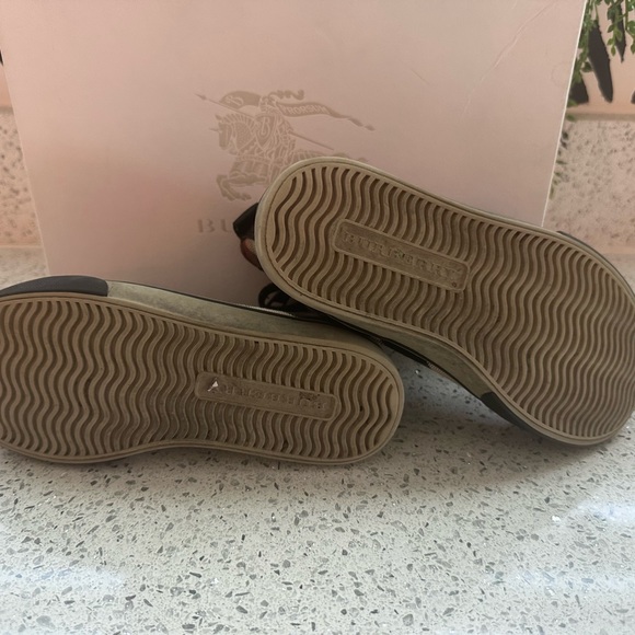 Boys Burberry Sneakers, Pre-loved with Original Box & Dustbag - Picture 3 of 7